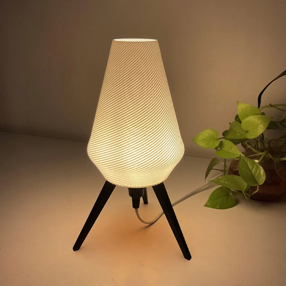 Modern Table Lamp – Warm Ambient Light, E27 Bulb Compatible, Unique Minimalist Design – Home & Office Décor, Bedside Night Lamp, Gift for Living Room & Bedroom