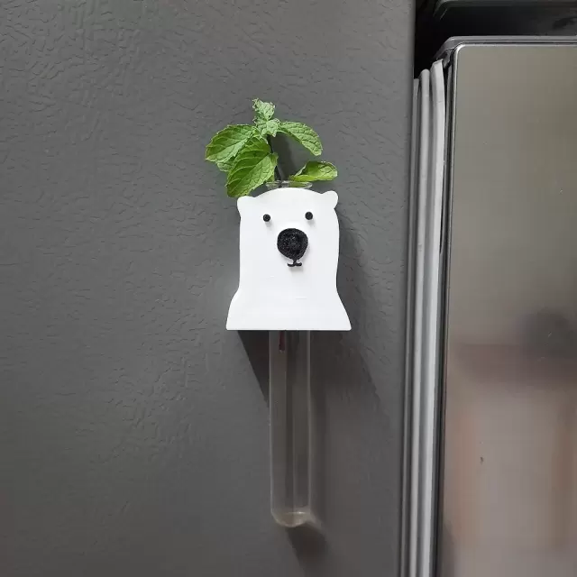 Bear Magnetic Planter for Fridge and Other Metalic Surfaces